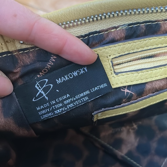 B. Makowsky genuine leather clutch purse y2k butter yellow silver - Picture 4 of 6